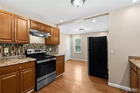 Kitchen - 6155 Emerald Ave, Ferguson, MO 63135 photo 2 of 3
