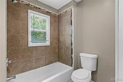 Bath - 6155 Emerald Ave, Ferguson, MO 63135 photo 1 of 2