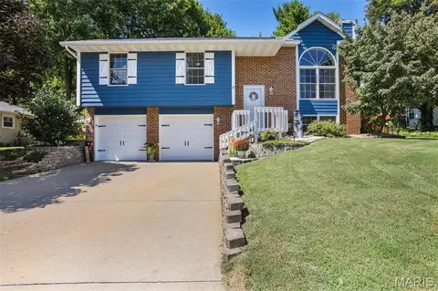 87 Morningside Dr, Glen Carbon, IL 62034