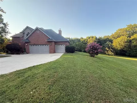 Exterior - 3206 Nottoway Ave, Godfrey, IL 62035 photo 3 of 11