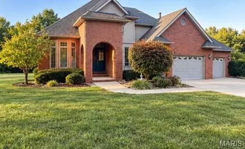 Exterior - 3206 Nottoway Ave, Godfrey, IL 62035 photo 2 of 11
