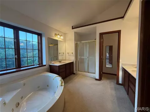 Bath - 3206 Nottoway Ave, Godfrey, IL 62035 photo 2 of 3