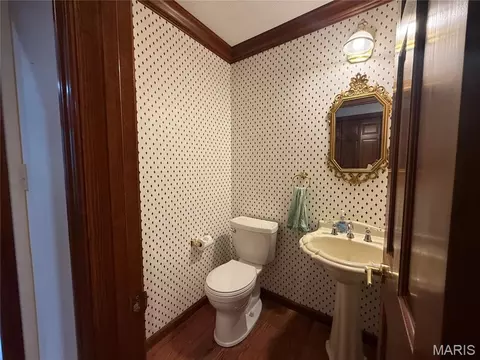Bath - 3206 Nottoway Ave, Godfrey, IL 62035 photo 1 of 3