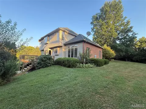 Exterior - 3206 Nottoway Ave, Godfrey, IL 62035 photo 7 of 11