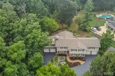 1471 Wilton Ln, Kirkwood, MO 63122