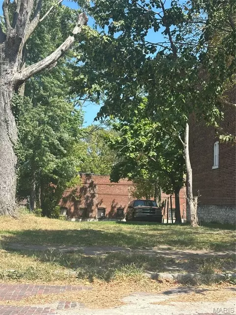2919 Gasconade St, Saint Louis, MO 63118