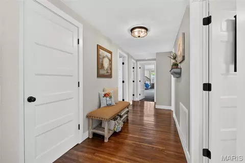 Entry Way - 8120 Angell Rd, Gerald, MO 63037 photo 5 of 5