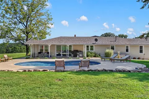 Exterior - 8120 Angell Rd, Gerald, MO 63037 photo 2 of 27