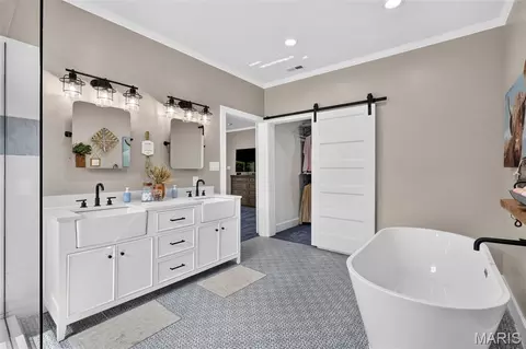 Bath - 8120 Angell Rd, Gerald, MO 63037 photo 8 of 11