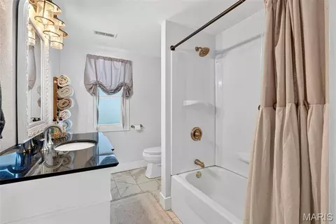 Bath - 8120 Angell Rd, Gerald, MO 63037 photo 2 of 11