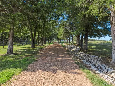Exterior - 8120 Angell Rd, Gerald, MO 63037 photo 3 of 27