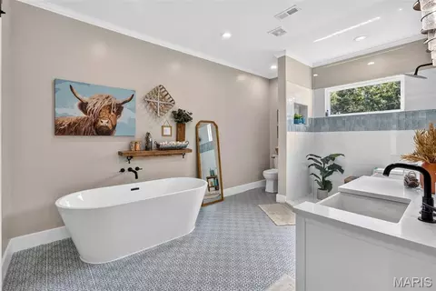 Bath - 8120 Angell Rd, Gerald, MO 63037 photo 5 of 11