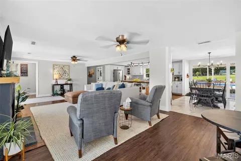 Living - 8120 Angell Rd, Gerald, MO 63037 photo 6 of 6