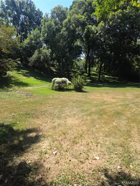 Exterior - 508 Eiler Rd, Belleville, IL 62223 photo 13 of 15