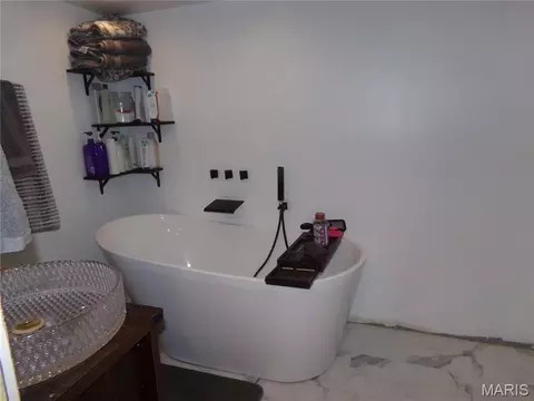 Bath - 508 Eiler Rd, Belleville, IL 62223 photo 3 of 4