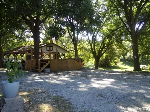 Exterior - 508 Eiler Rd, Belleville, IL 62223 photo 4 of 15