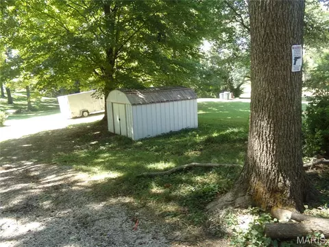 Exterior - 508 Eiler Rd, Belleville, IL 62223 photo 6 of 15