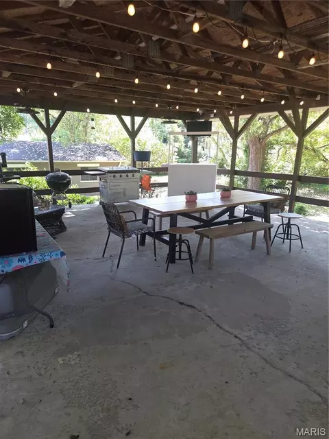 Exterior - 508 Eiler Rd, Belleville, IL 62223 photo 10 of 15