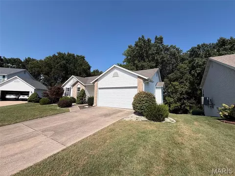 Exterior - 2827 Bromley Dr, O'fallon, MO 63368 photo 3 of 5