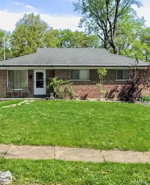 8027 Milan Ave, Saint Louis, MO 63130
