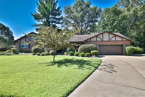 124 Drake Ct, Edwardsville, IL 62025