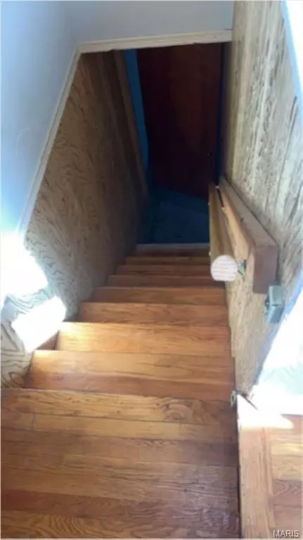 Entry Way - 325 Royce Dr, Ferguson, MO 63135 photo 1 of 3