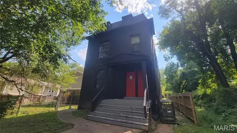 5846 Page Blvd, Saint Louis, MO 63112