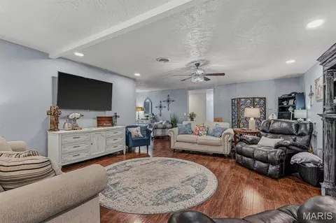 Living - 13199 State Highway Nn, Kennett, MO 63857 photo 3 of 5