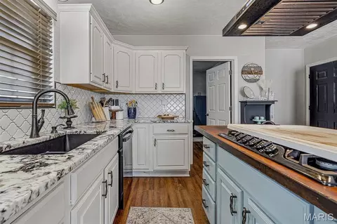 Kitchen - 13199 State Highway Nn, Kennett, MO 63857 photo 3 of 4