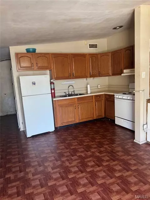 Kitchen - 8337 Graybirch Dr, Berkeley, MO 63134 photo 1 of 1