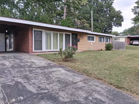 Exterior - 8337 Graybirch Dr, Berkeley, MO 63134 photo 2 of 3