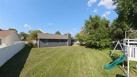 Exterior - 113 White Pine Ave, O'fallon, IL 62269 photo 3 of 5