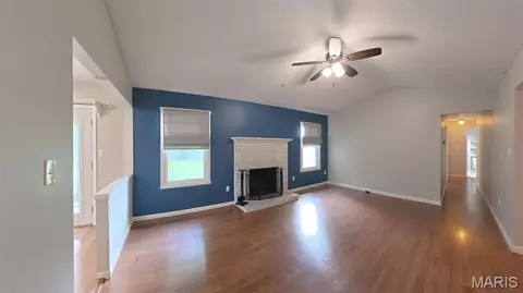 Living - 113 White Pine Ave, O'fallon, IL 62269 photo 2 of 4