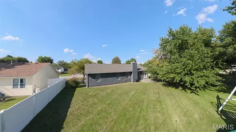 Exterior - 113 White Pine Ave, O'fallon, IL 62269 photo 4 of 5
