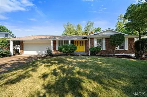 3701 Rue De Renard, Florissant, MO 63034