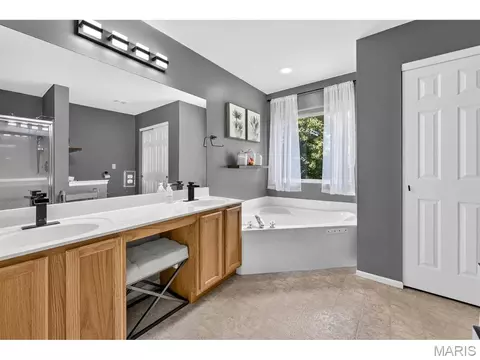 Bath - 15 Millers Ct, O'fallon, MO 63366 photo 3 of 5