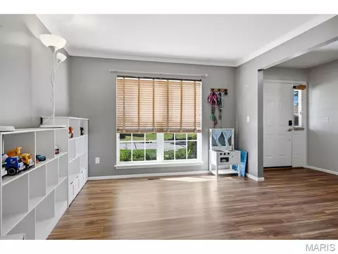 Living - 15 Millers Ct, O'fallon, MO 63366 photo 2 of 7