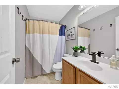 Bath - 15 Millers Ct, O'fallon, MO 63366 photo 2 of 5