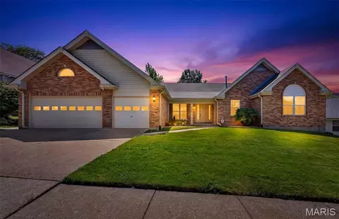 12928 Broadridge Ln, Florissant, MO 63033