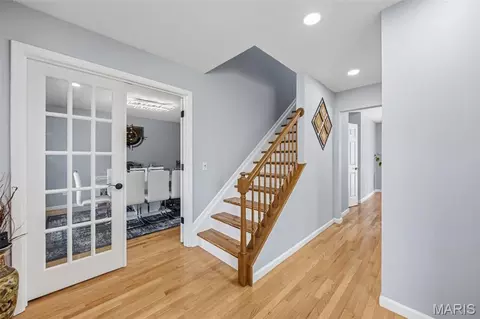 Entry Way - 2902 Flameglow Dr, Saint Louis, MO 63129 photo 2 of 3