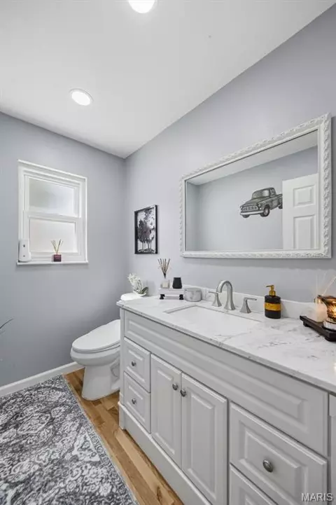Bath - 2902 Flameglow Dr, Saint Louis, MO 63129 photo 1 of 3