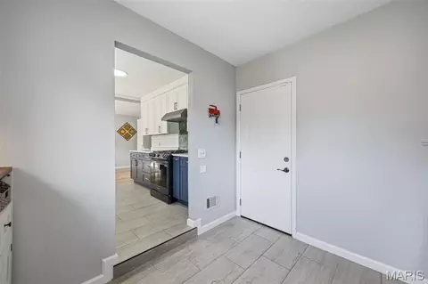 Entry Way - 2902 Flameglow Dr, Saint Louis, MO 63129 photo 3 of 3