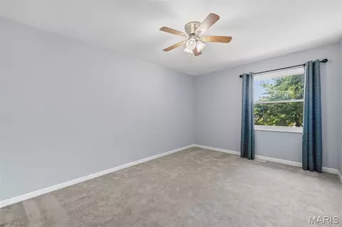 Bedroom - 2902 Flameglow Dr, Saint Louis, MO 63129 photo 4 of 10