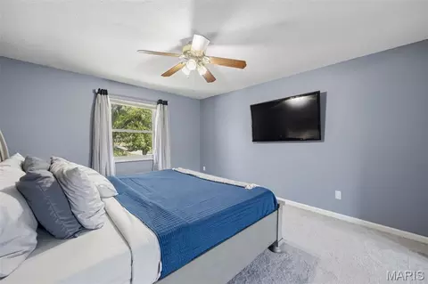 Bedroom - 2902 Flameglow Dr, Saint Louis, MO 63129 photo 8 of 10
