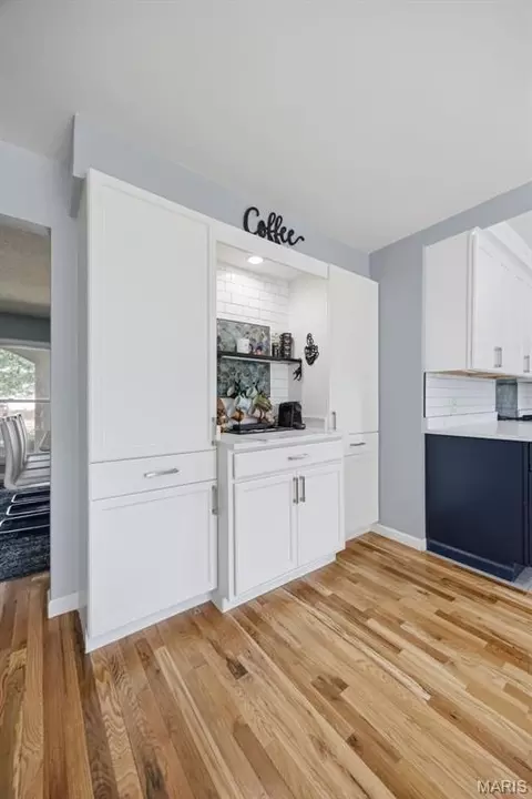 Kitchen - 2902 Flameglow Dr, Saint Louis, MO 63129 photo 5 of 6
