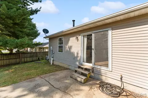 Exterior - 708 S Library St, Waterloo, IL 62298 photo 5 of 9