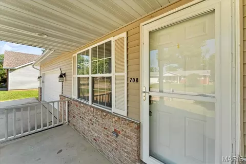Exterior - 708 S Library St, Waterloo, IL 62298 photo 3 of 9