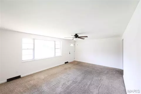 Living - 714 State Highway 34, Jackson, MO 63755 photo 1 of 3