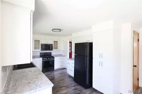 Kitchen - 714 State Highway 34, Jackson, MO 63755 photo 3 of 5