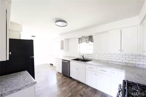 Kitchen - 714 State Highway 34, Jackson, MO 63755 photo 4 of 5